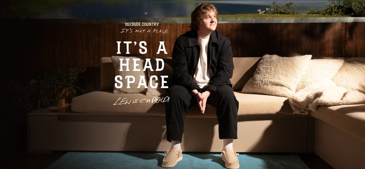 <p>HEYDUDE X LEWIS</p>